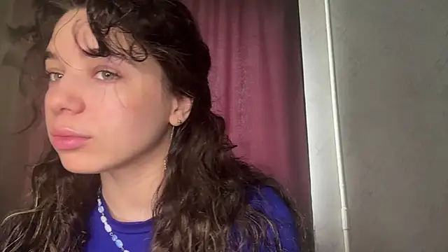 Angeliheee online show from April 16, 2026, 10:16 am