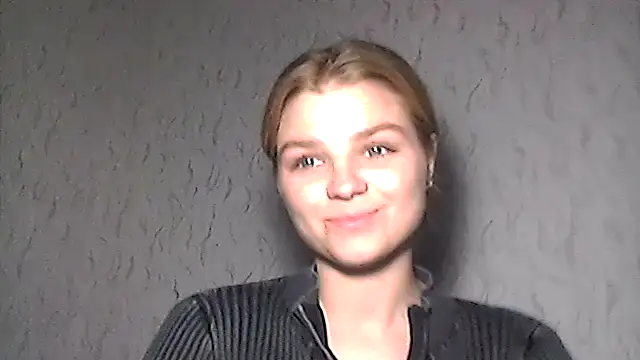 Snapshot of ElizaCrowe chatting on April 13, 2026, 4:01 pm ElizaCrowe online show from April 13, 2026, 4:01 pm