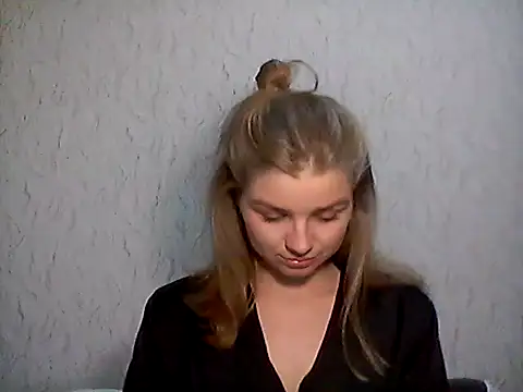 Snapshot of ElizaCrowe chatting on April 16, 2026, 4:41 pm ElizaCrowe online show from April 16, 2026, 4:41 pm