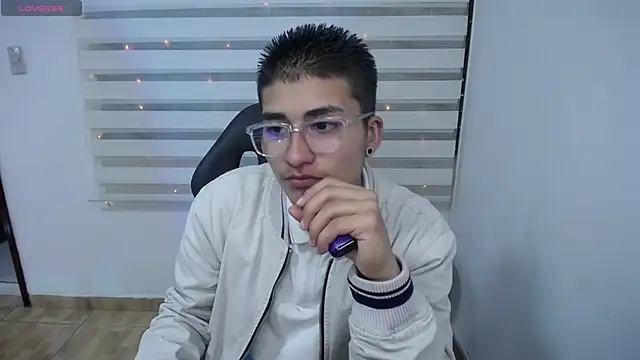 Snapshot of Tony_1_ chatting on April 15, 2026, 3:46 am Tony 1 online show from April 15, 2026, 3:46 am