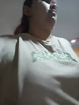 AliceScoot  online show from May 21, 2026, 6:04 pm