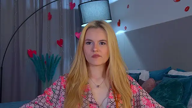 Snapshot of LeaLamour chatting on April 10, 2026, 6:51 am LeaLamour online show from April 10, 2026, 6:51 am