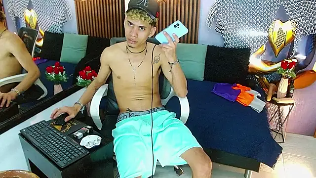 Skinny cute Alyer online show from June 3, 2026, 2:47 am