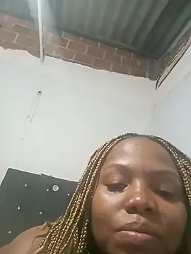 yeimilanegra online show from April 17, 2026, 5:10 am