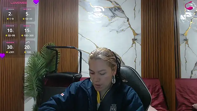 Snapshot of alonddra_tay chatting on July 20, 2026, 11:45 am alonddra tay online show from July 20, 2026, 11:45 am