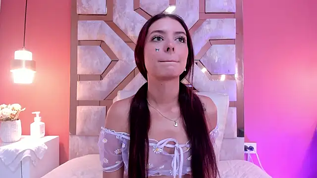 VIOLET 19XXX online show from April 30, 2026, 12:55 pm