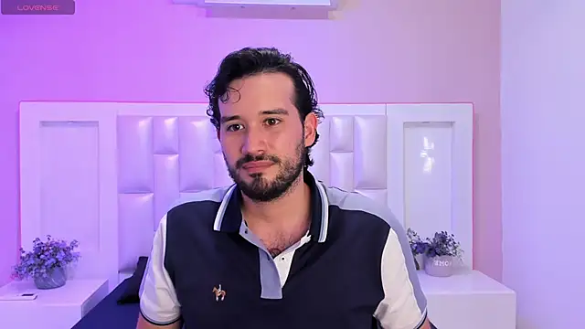 Snapshot of AdrianSith chatting on April 16, 2026, 12:22 am AdrianSith online show from April 16, 2026, 12:22 am