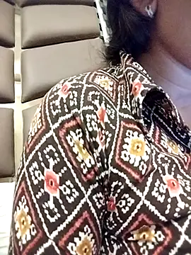 Soniya5360 online show from April 9, 2026, 8:36 pm