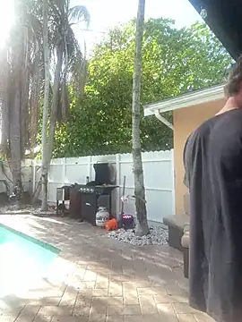 youngwildfreee online show from April 21, 2026, 8:55 pm