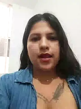 Snapshot of catalella_segura chatting on April 15, 2026, 7:58 pm catalella segura online show from April 15, 2026, 7:58 pm