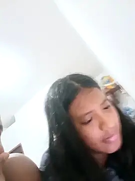 Snapshot of La_Perra12 chatting on April 16, 2026, 6:19 pm La Perra12 online show from April 16, 2026, 6:19 pm