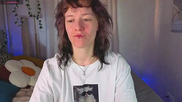 Ricki Bloom online show from May 1, 2026, 1:10 am