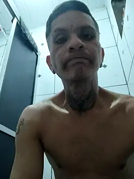 Snapshot of elchamogabotiktok chatting on April 15, 2026, 4:52 am elchamogabotiktok online show from April 15, 2026, 4:52 am