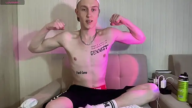 Snapshot of Travis_Gracile chatting on April 16, 2026, 9:32 am Travis Gracile online show from April 16, 2026, 9:32 am