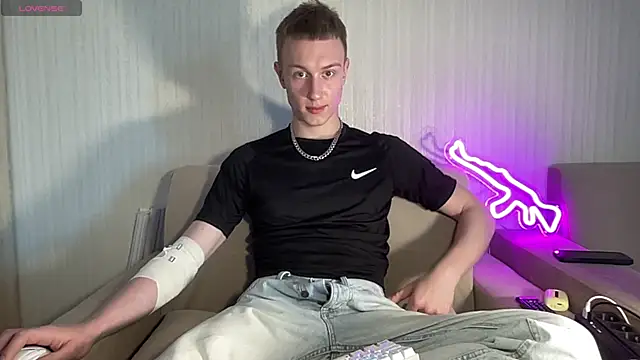 Travis Gracile online show from June 13, 2026, 9:07 am