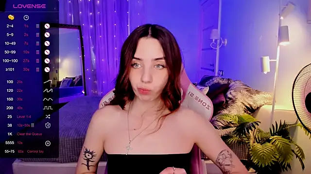 CharliGrace  online show from June 4, 2026, 8:09 am