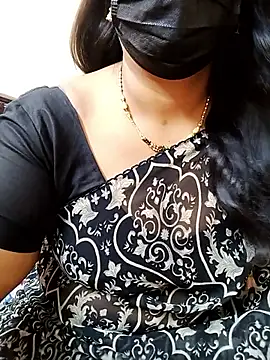 Stephaniee27 online show from June 13, 2026, 10:24 am