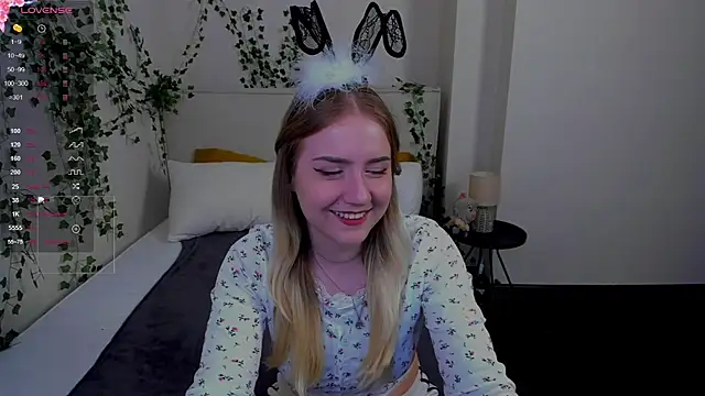 Liacandy  online show from June 22, 2026, 2:02 am