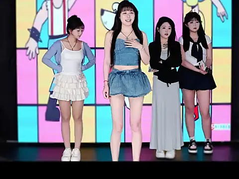 Snapshot of zhangqiqi1 chatting on April 12, 2026, 2:44 pm zhangqiqi1 online show from April 12, 2026, 2:44 pm