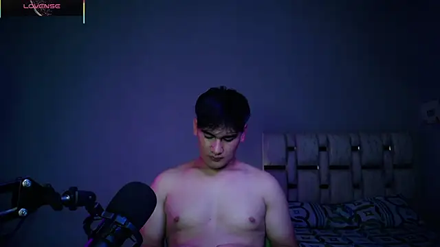 Snapshot of Andruetxx chatting on April 14, 2026, 8:37 pm Andruetxx online show from April 14, 2026, 8:37 pm