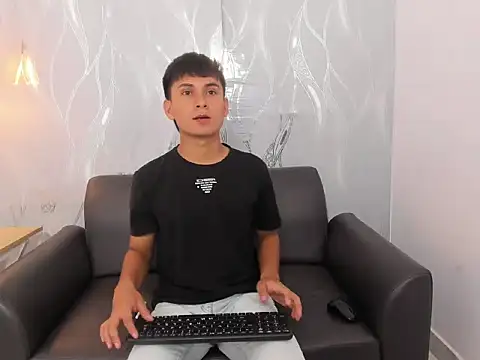 SantiagoCool online show from April 14, 2026, 7:42 pm