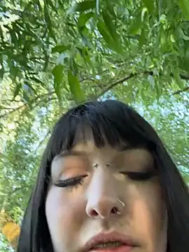virusDoll online show from June 3, 2026, 2:33 pm