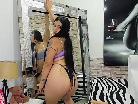 Snapshot of SamiBigAss chatting on April 15, 2026, 2:24 pm SamiBigAss online show from April 15, 2026, 2:24 pm