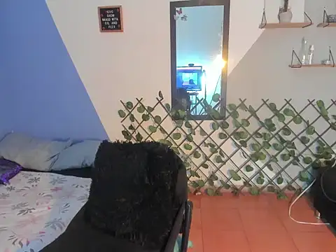 Snapshot of MilaValentine chatting on April 13, 2026, 7:52 pm MilaValentine online show from April 13, 2026, 7:52 pm