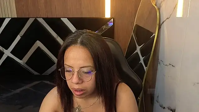 Snapshot of valerytp chatting on July 1, 2026, 7:35 pm valerytp online show from July 1, 2026, 7:35 pm