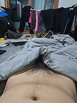 Snapshot of uju8251 chatting on April 12, 2026, 11:37 am uju8251 online show from April 12, 2026, 11:37 am