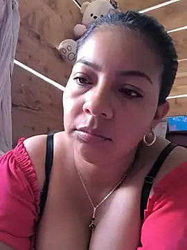 Snapshot of Tamaraxxx_hot chatting on July 6, 2026, 6:32 pm Tamaraxxx hot online show from July 6, 2026, 6:32 pm