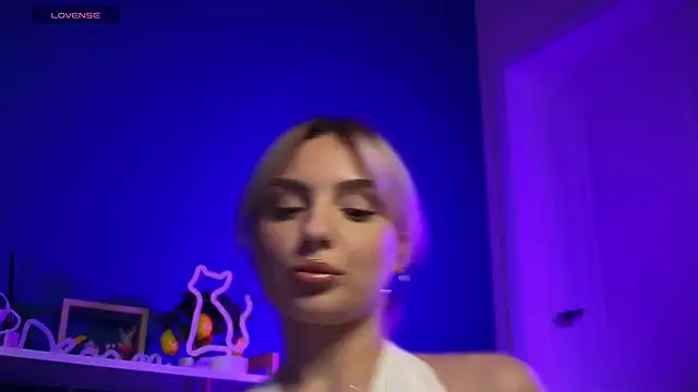 mari grey online show from June 4, 2026, 8:26 pm