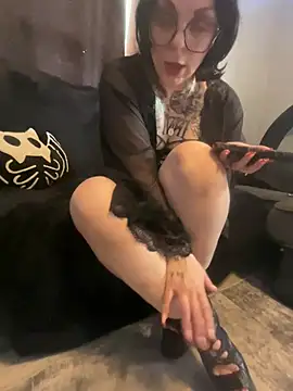 AmalaHexx online show from April 12, 2026, 10:48 pm