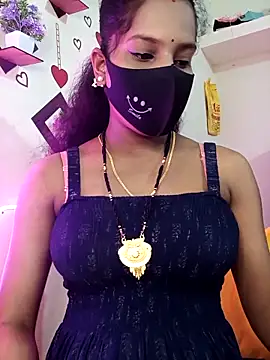 Snapshot of Mun_Mun1 chatting on April 13, 2026, 11:21 pm Mun Mun1 online show from April 13, 2026, 11:21 pm