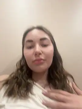 Snapshot of Doris2222 chatting on April 13, 2026, 6:35 pm Doris2222 online show from April 13, 2026, 6:35 pm