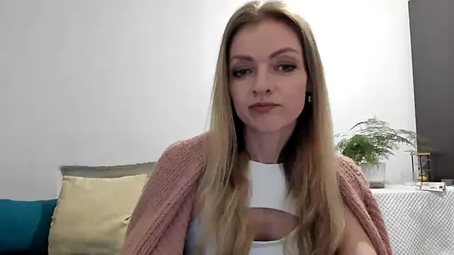 Snapshot of Severina7 chatting on June 15, 2026, 6:32 pm Severina7 online show from June 15, 2026, 6:32 pm
