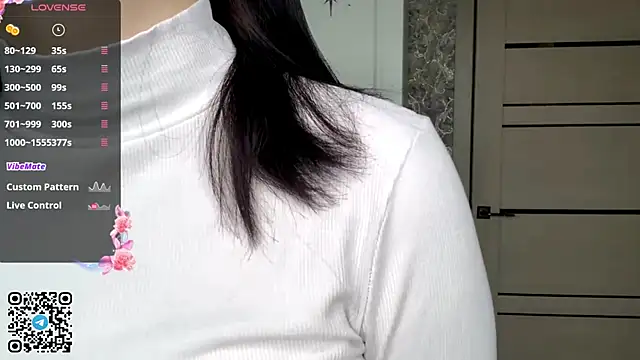 Snapshot of BlackHairTeen chatting on April 24, 2026, 7:11 am BlackHairTeen online show from April 24, 2026, 7:11 am