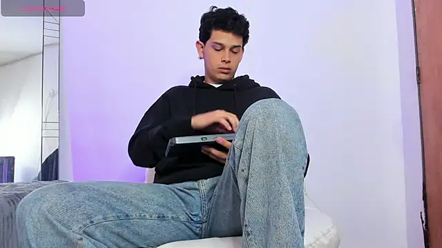 elijah stoone online show from April 16, 2026, 1:12 pm