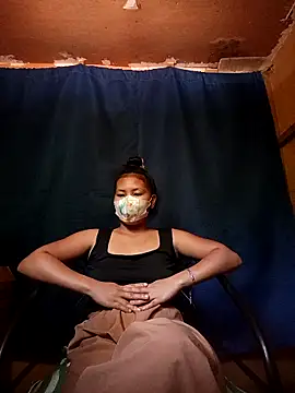 Snapshot of Charming05 chatting on April 16, 2026, 12:44 am Charming05 online show from April 16, 2026, 12:44 am