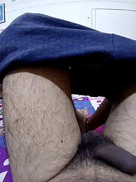 sexylund90 online show from April 13, 2026, 4:12 pm