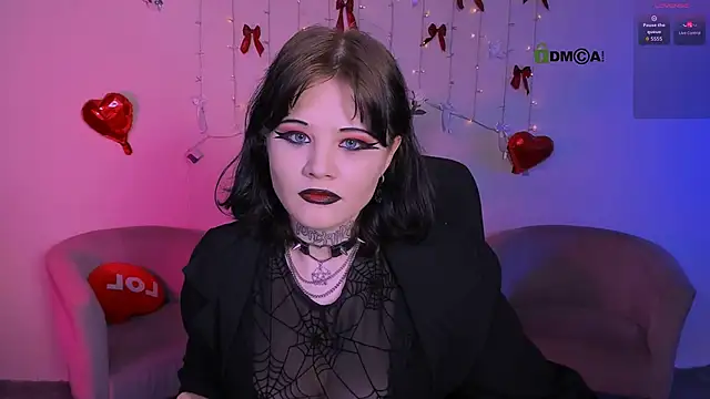 nikki kiss  online show from April 21, 2026, 8:09 am