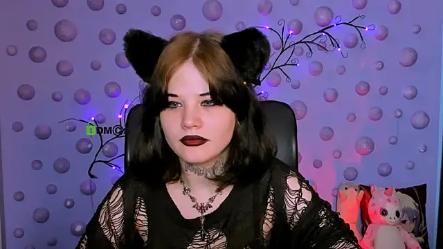 nikki kiss  online show from May 28, 2026, 8:44 am