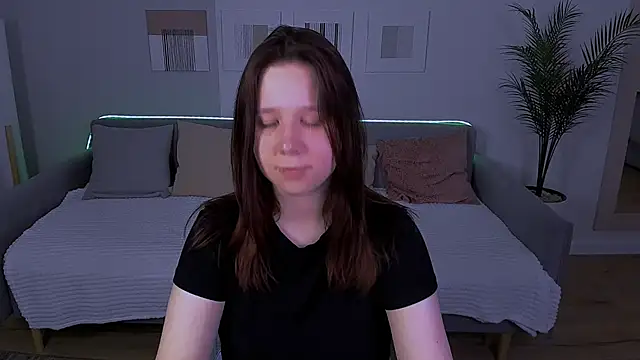 Snapshot of MooonlightSky chatting on May 7, 2026, 1:27 pm MooonlightSky online show from May 7, 2026, 1:27 pm