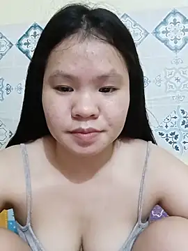Snapshot of Seraphinahh chatting on June 12, 2026, 12:59 pm Seraphinahh online show from June 12, 2026, 12:59 pm