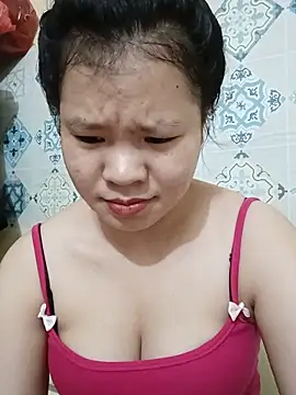 Snapshot of Seraphinahh chatting on July 1, 2026, 12:12 am Seraphinahh online show from July 1, 2026, 12:12 am