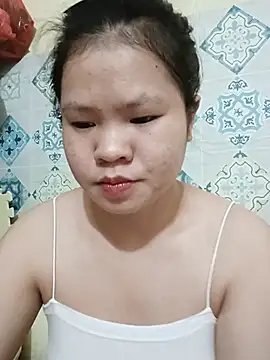 Snapshot of Seraphinahh chatting on July 8, 2026, 7:29 pm Seraphinahh online show from July 8, 2026, 7:29 pm