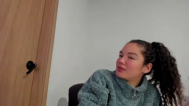 MiaRouseex online show from June 3, 2026, 2:33 pm