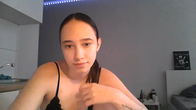 Snapshot of DarkMirel chatting on July 12, 2026, 4:53 pm DarkMirel online show from July 12, 2026, 4:53 pm