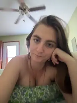 Snapshot of prettykitttty chatting on April 14, 2026, 7:31 pm prettykitttty online show from April 14, 2026, 7:31 pm