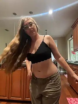 prettykitttty online show from August 5, 2026, 7:17 pm